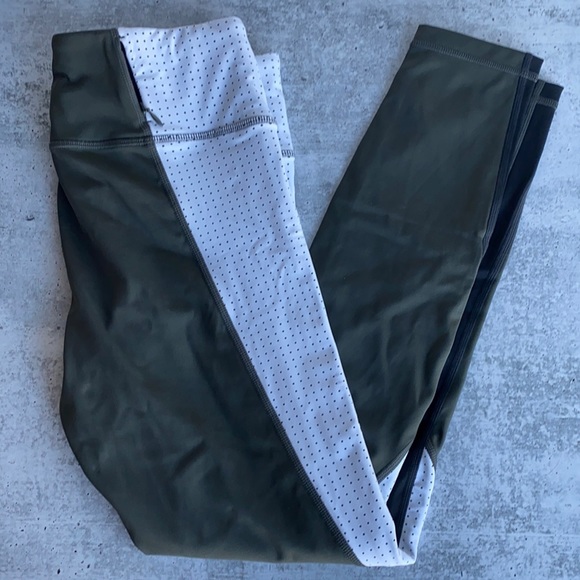 Athleta Pants - Athleta Leggings Sz S. EUC